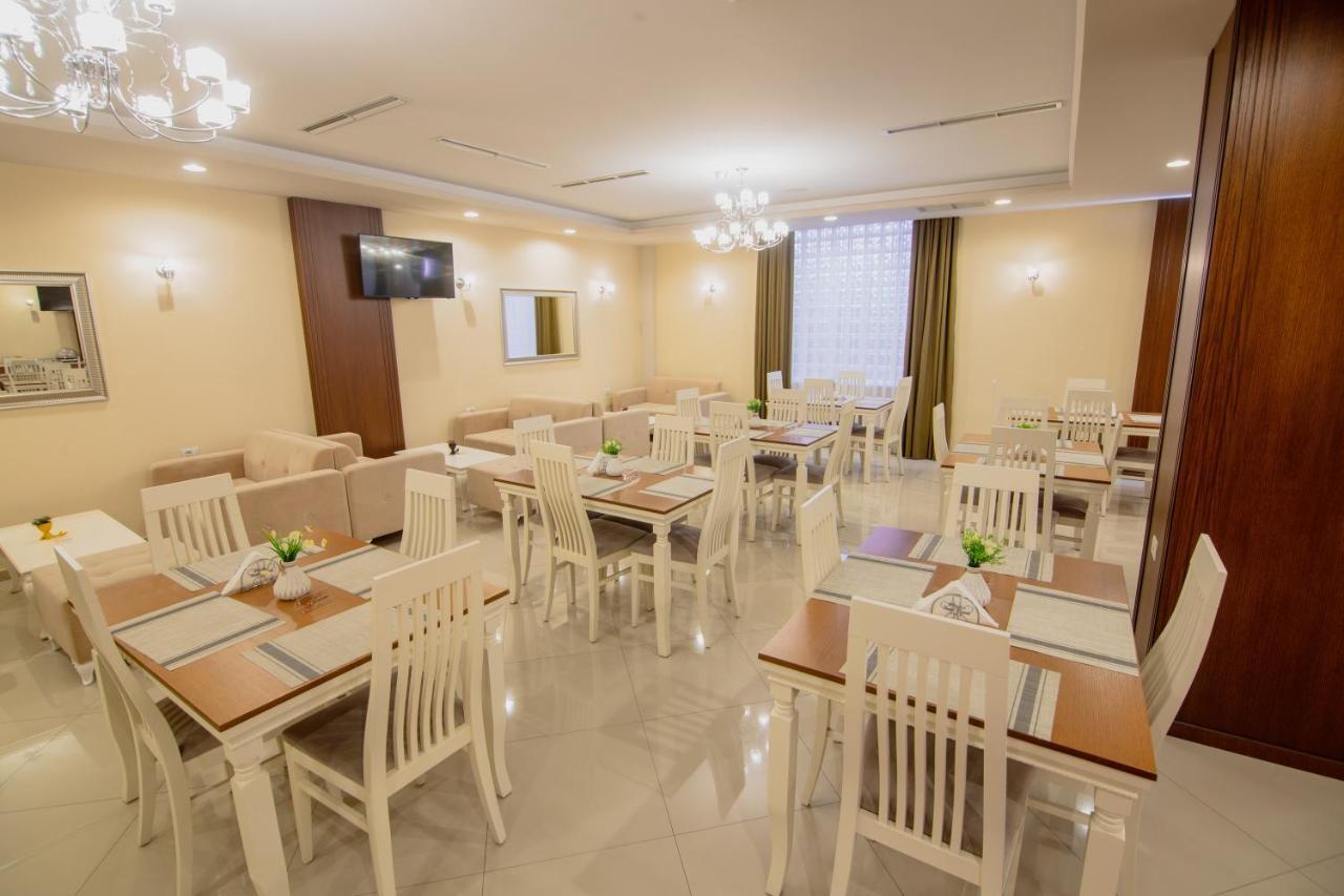 Christi'S Hotel Borova Korce Exterior foto